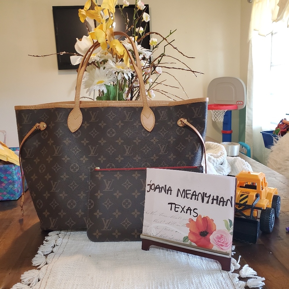 ⭐SOLD on FB⭐Neverfull MM with pouch